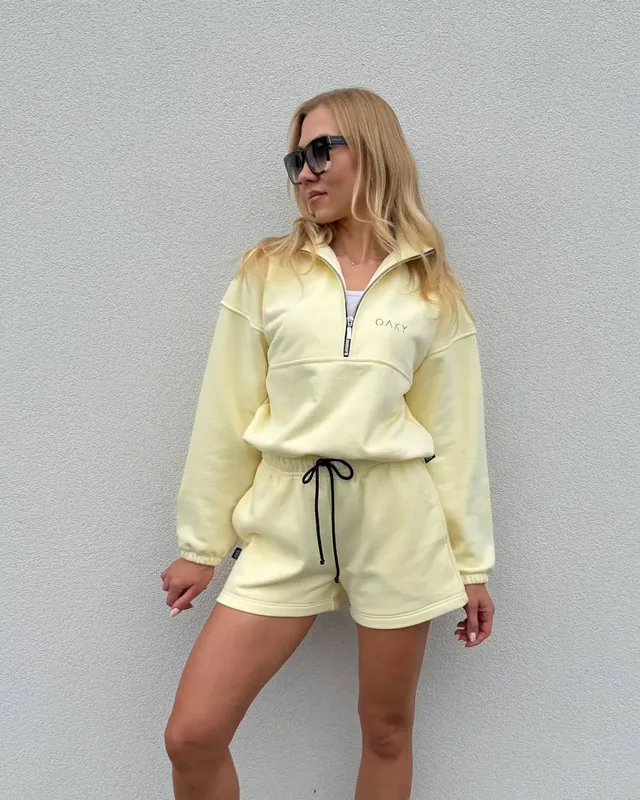 Moteriškas laisvalaikio kostiumas ZIP & SHORTS Butter