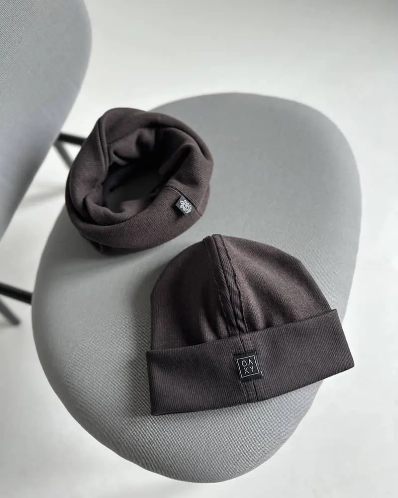 Rib kepurė su mova rudos spalvos