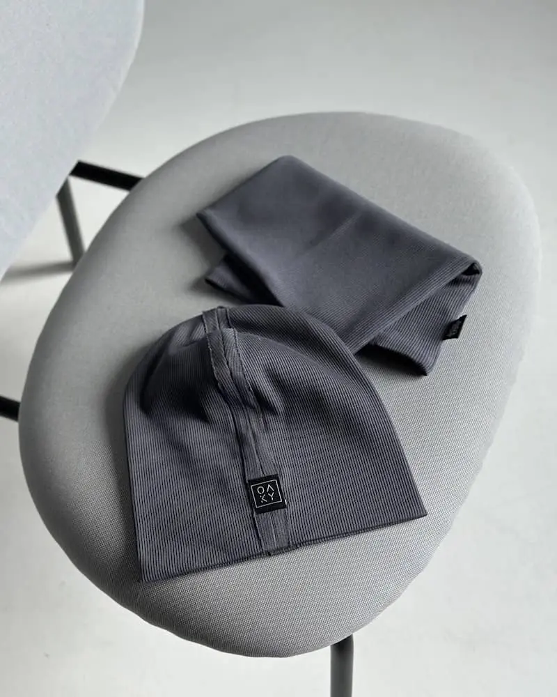 Vaikiška rib audinio pilka kepurė su mova