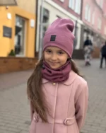 Lilac kepurė su mova