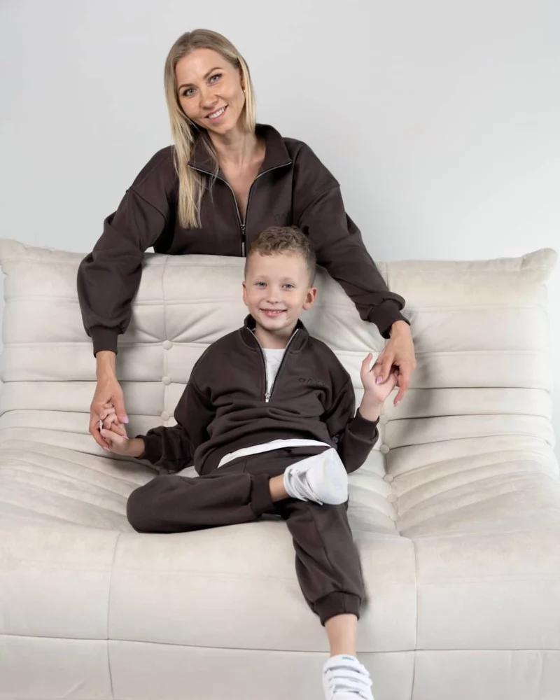 laisvalaikio kostiumai mamai ir vaikui coffee