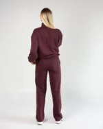 moteriškas laisvalaikio kostiumas bordo nugara