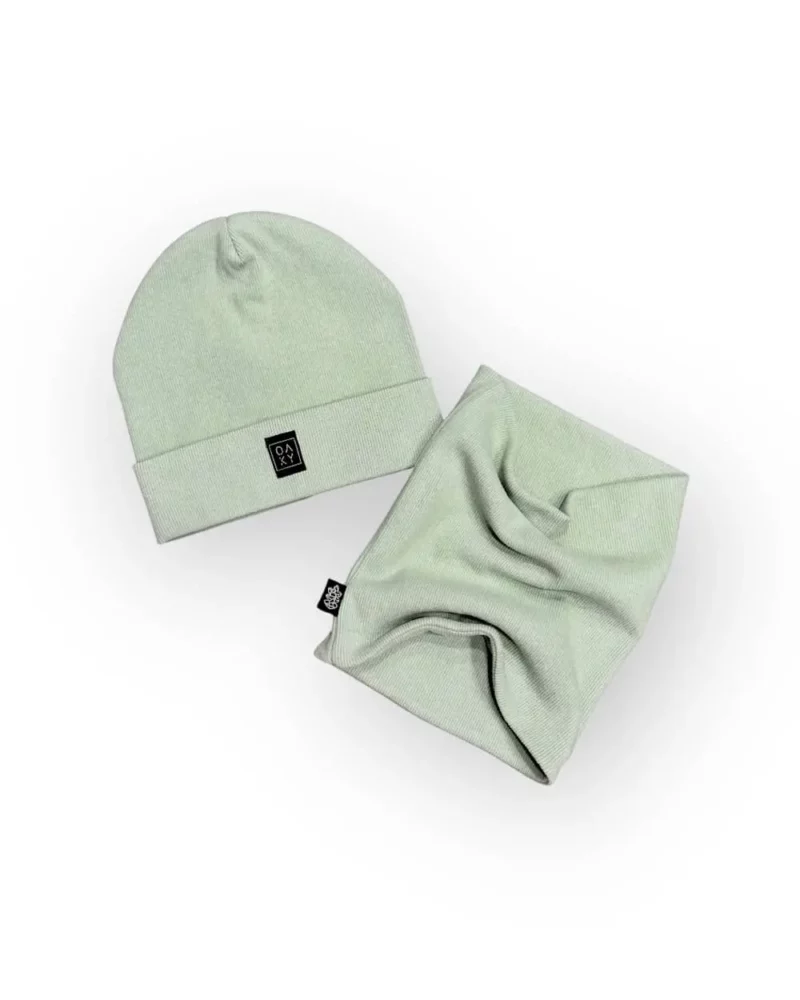 pistacijų spalvos kepurė ir mova