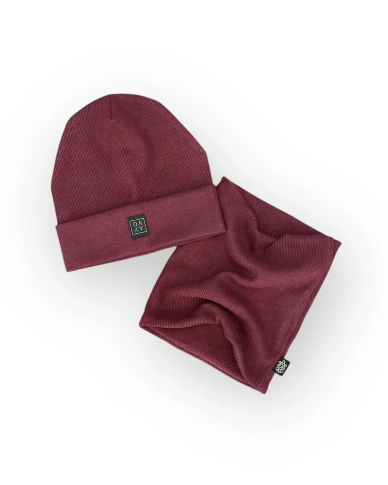 Bordo spalvos rib kepurė su mova rudeniui