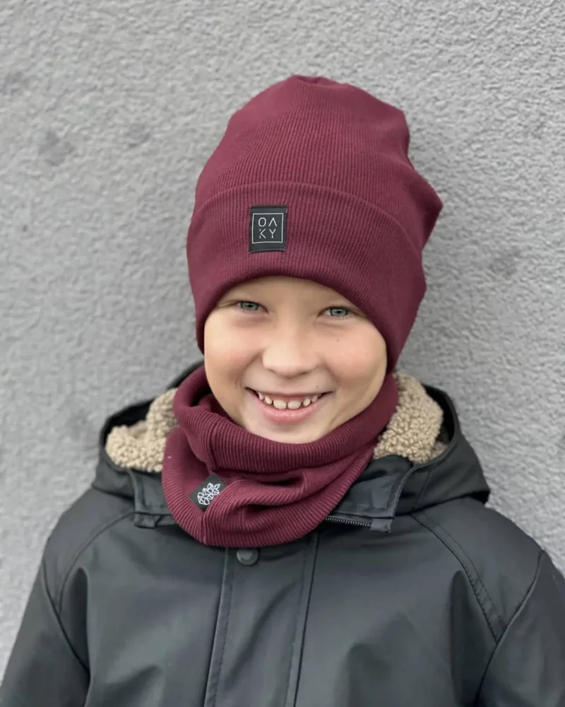 Vaikiška kepurė su mova burgundy