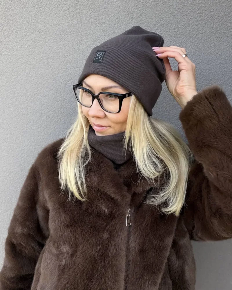 moteriška kepurė su mova choco ruda