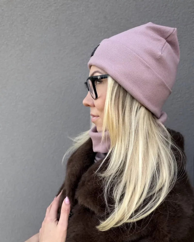 moteriška kepurė su mova pelenų rožinė