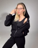 moteriskas juodas dzemperis su uztrauktuku